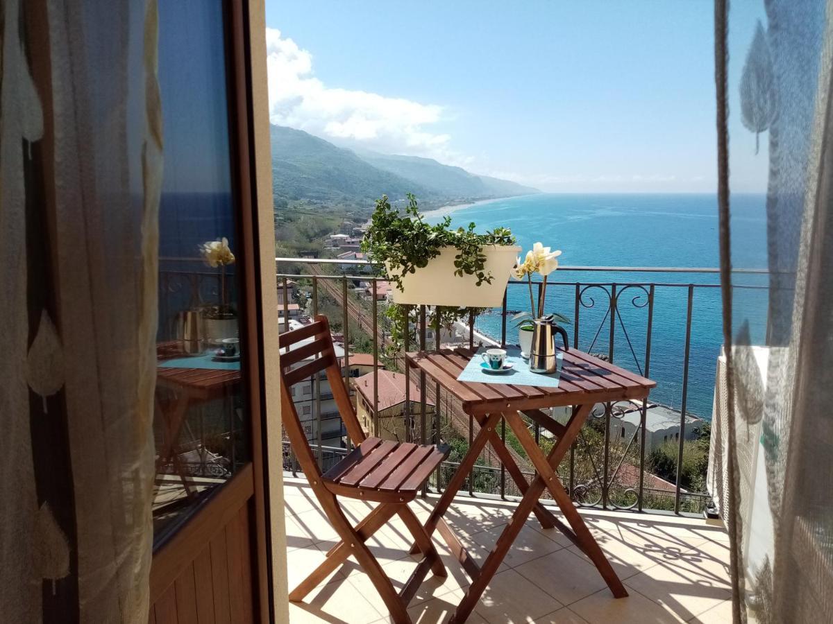 Un Oblo Sul Mare Apartment San Lucido Room photo